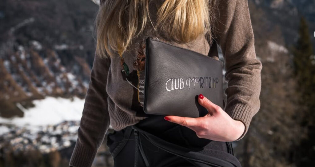 Skiing in style: cosa non può mancare nella tua ski bag Club Moritzino-approved bag