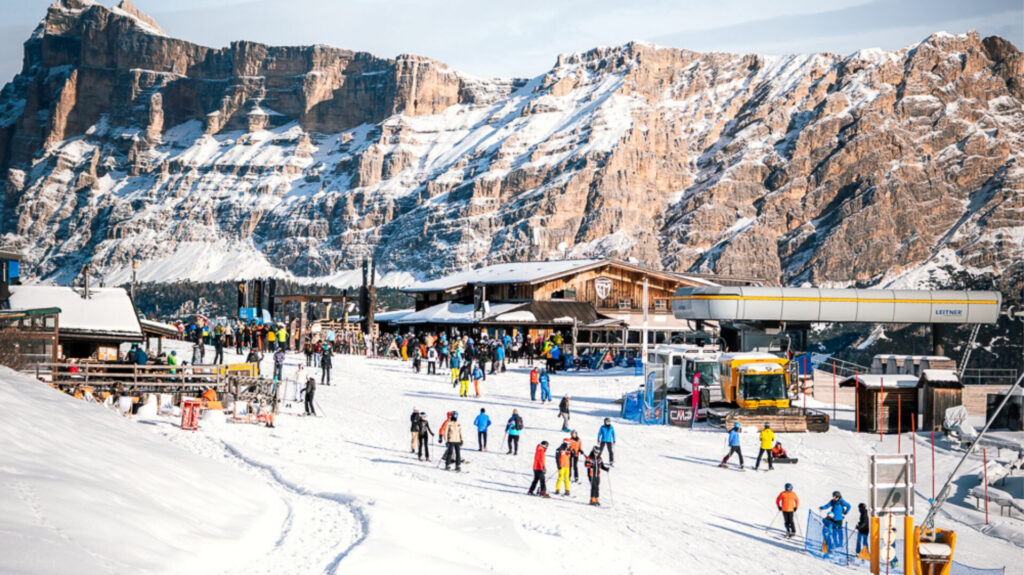 Dentro l’eleganza funzionale: l’arte di vestirsi bene per vivere la montagna vivere in montagna